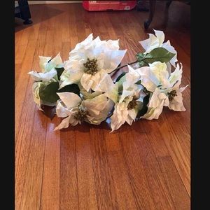 6 Silk White Poinsettias